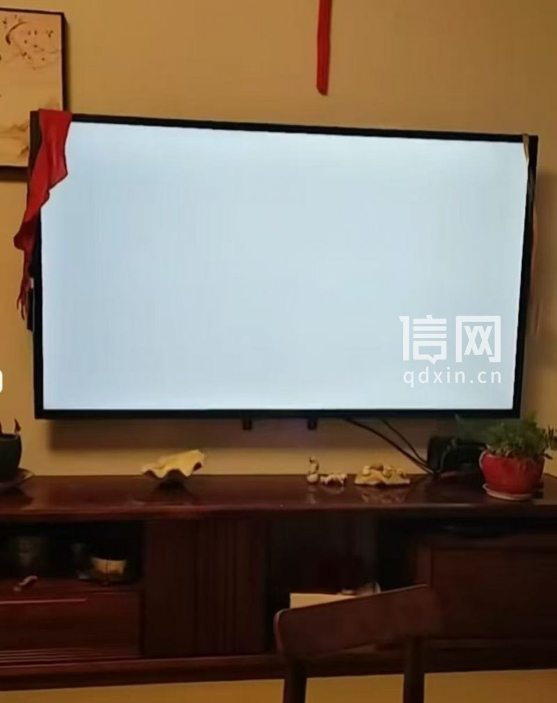 消费者买的康佳云尚电视用了俩月黑屏 换新机后不足30天又出毛病